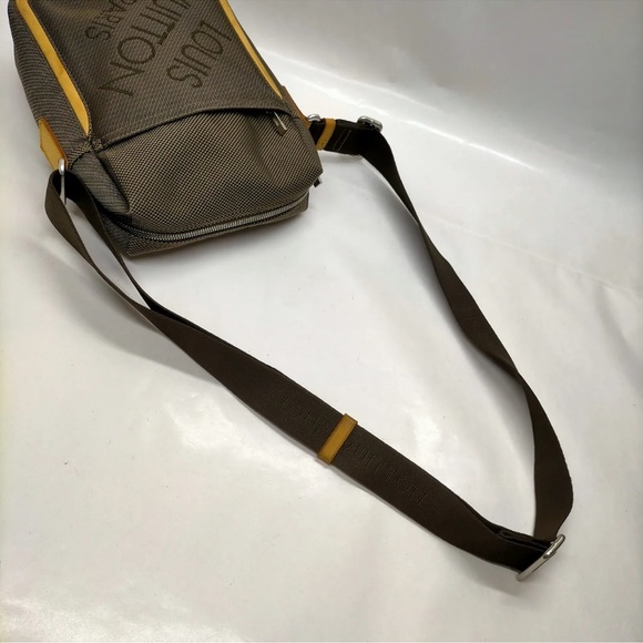 LOUIS VUITTON TERRE DAMIER GEANT CITADIN MESSENGER BAG - Picture 7 of 8